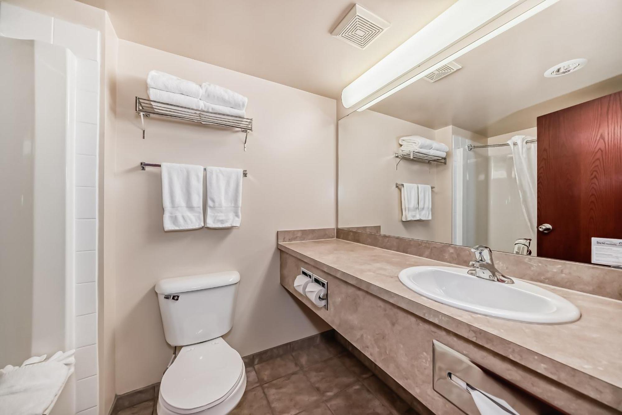 Grande Cache Inn & Suites 외부 사진