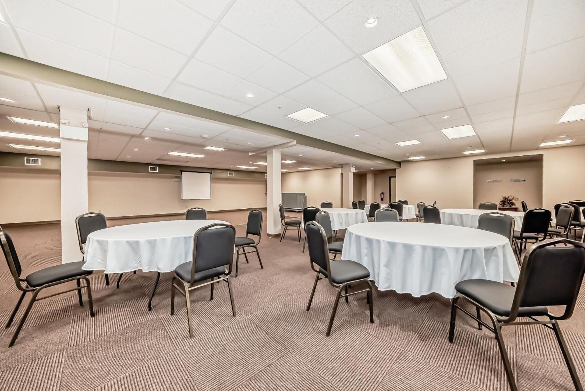 Grande Cache Inn & Suites 외부 사진