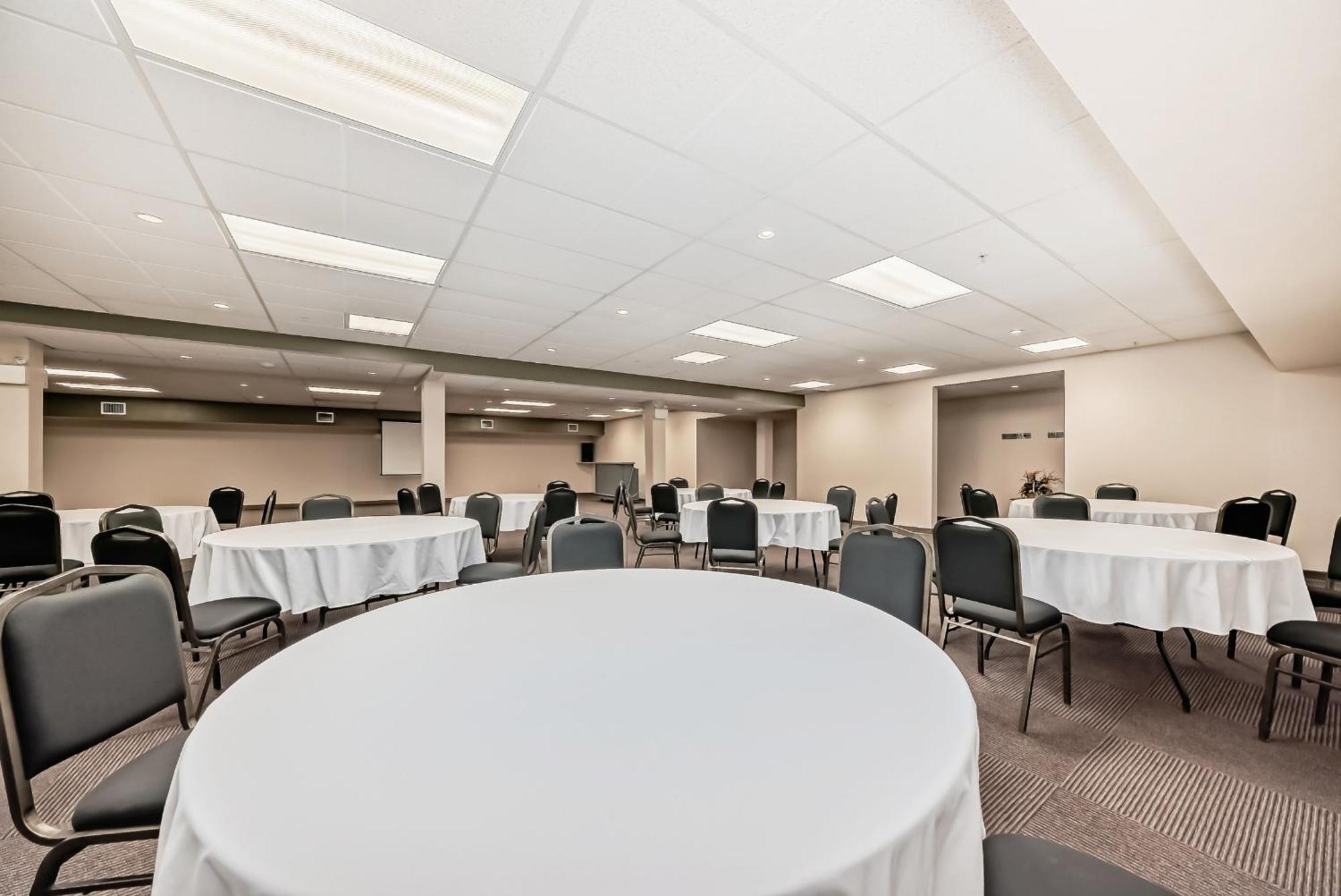 Grande Cache Inn & Suites 외부 사진