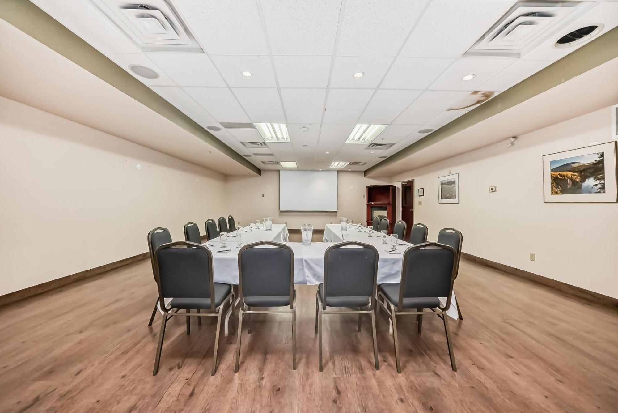 Grande Cache Inn & Suites 외부 사진