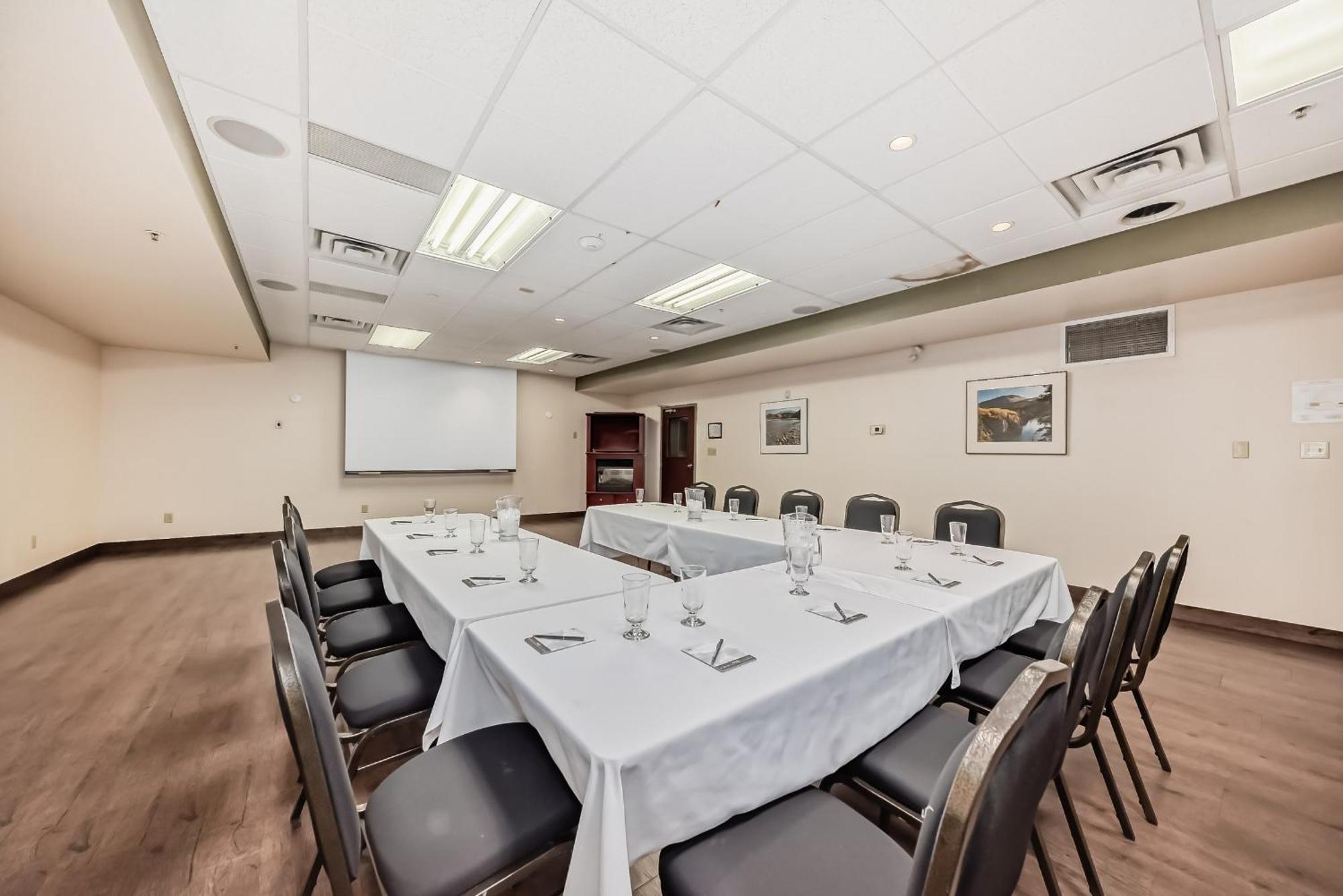 Grande Cache Inn & Suites 외부 사진