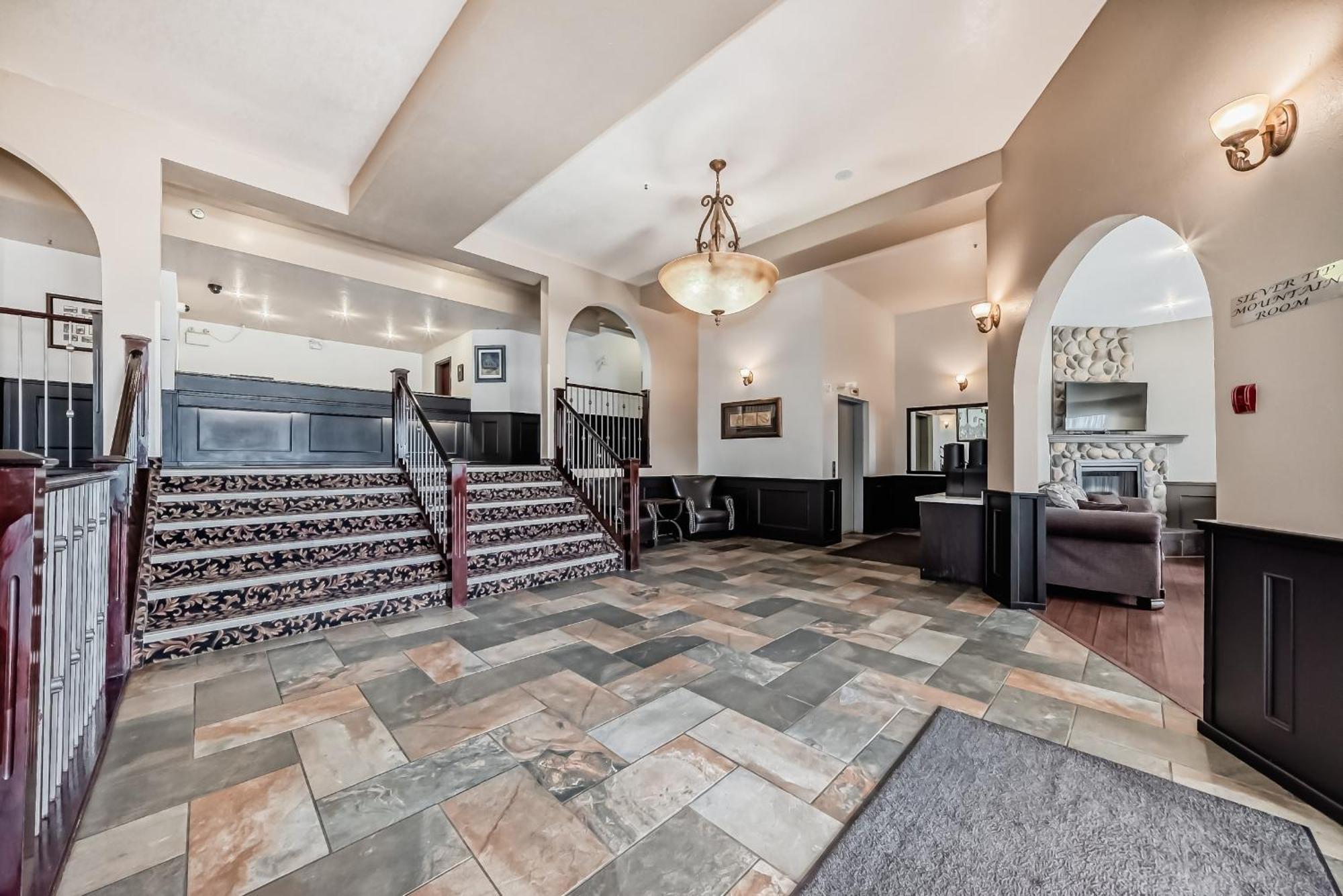 Grande Cache Inn & Suites 외부 사진