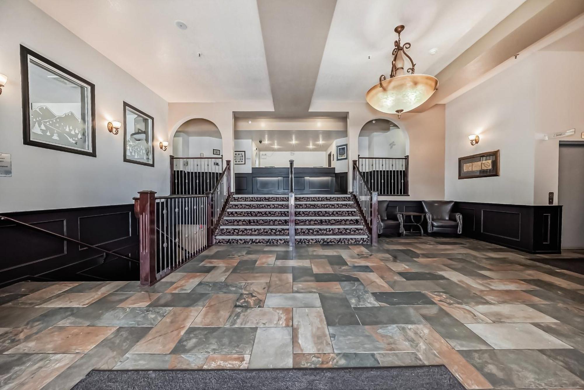 Grande Cache Inn & Suites 외부 사진