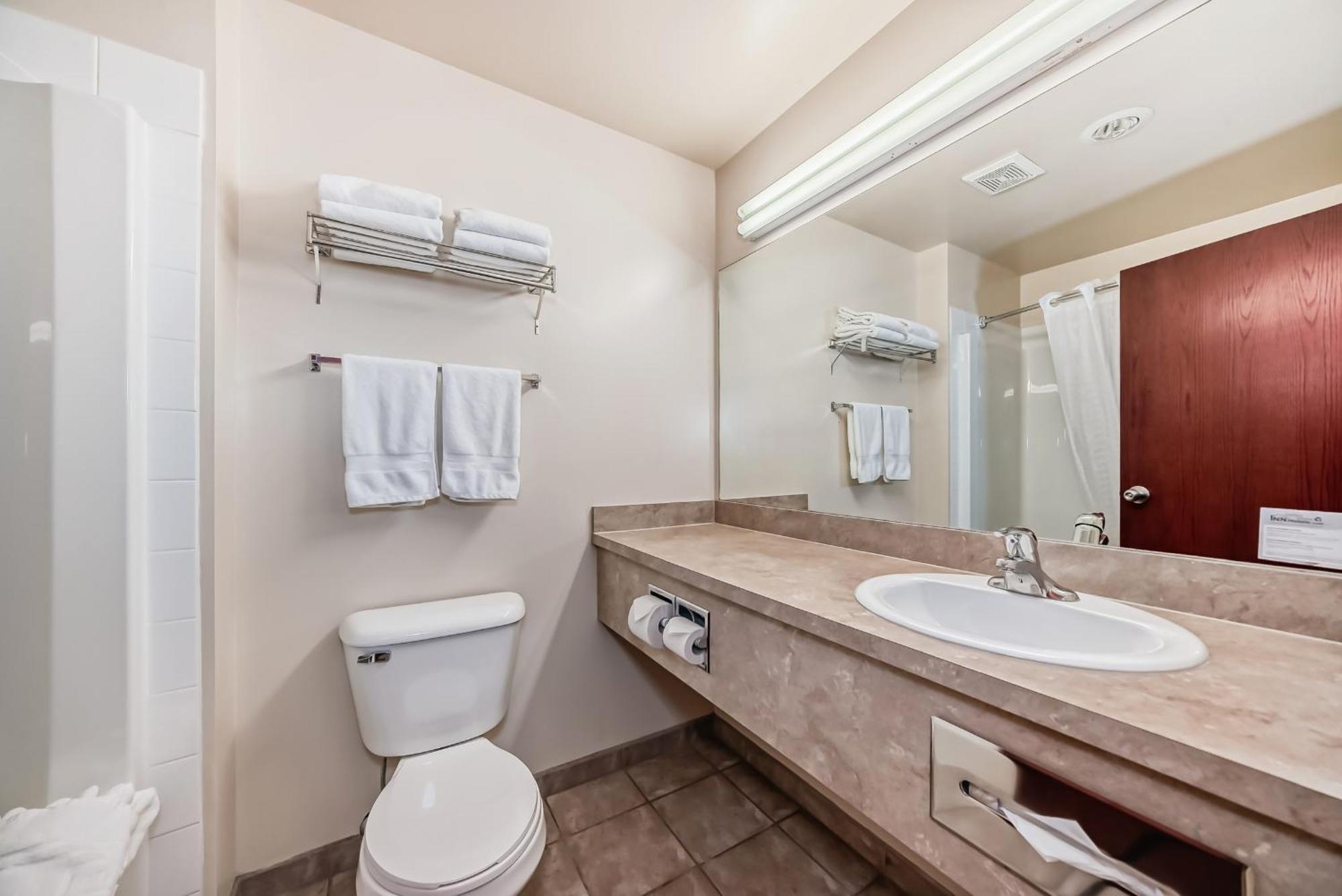 Grande Cache Inn & Suites 외부 사진