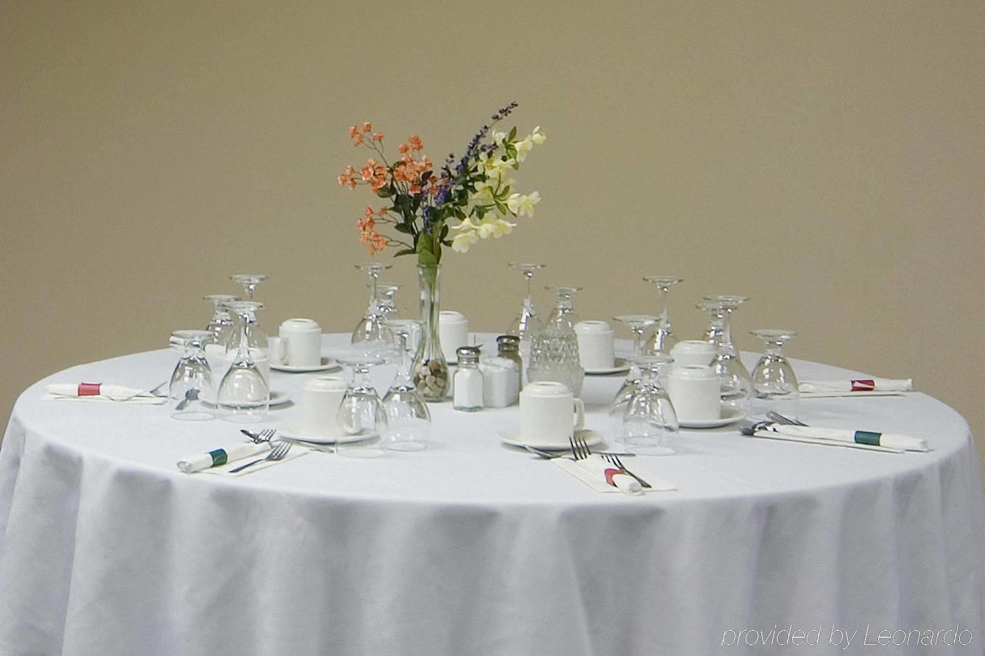 Grande Cache Inn & Suites 레스토랑 사진